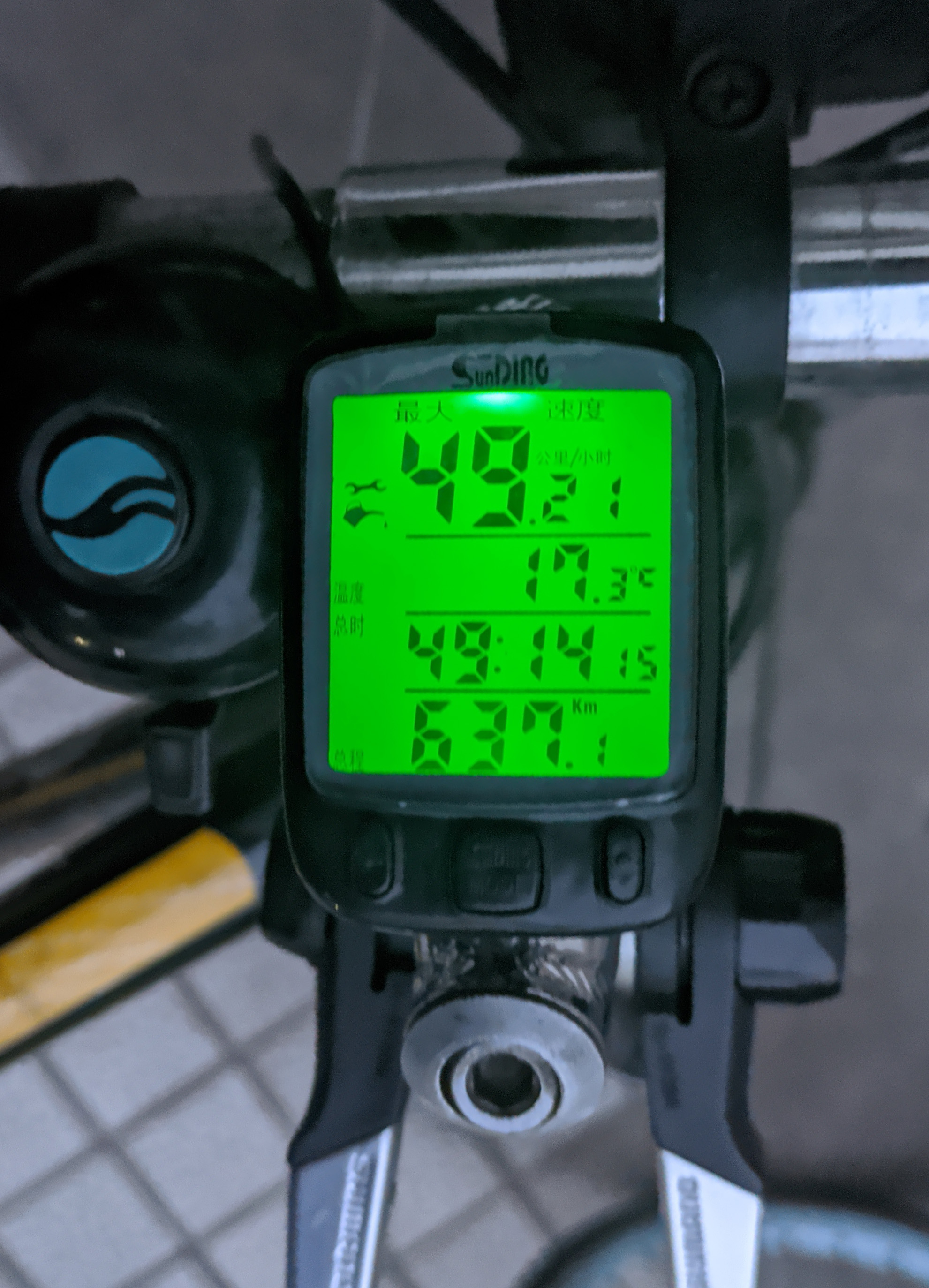 没风的时候速度能到49 km/h